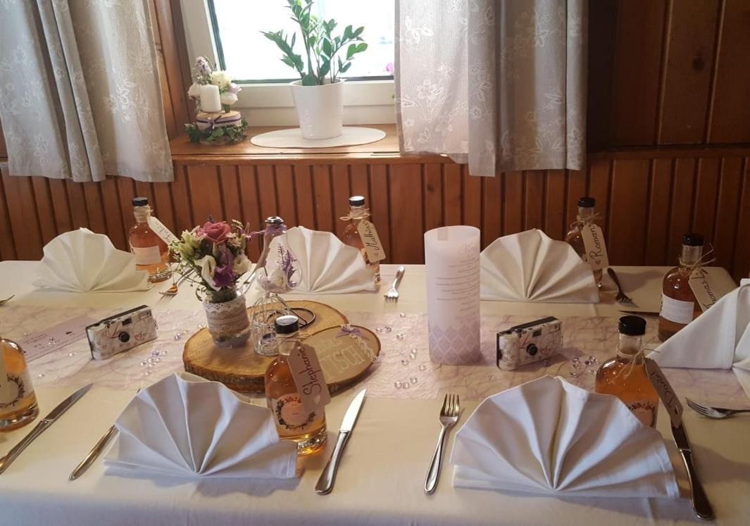 Gasthof Zur Seeburg Seekirchen am Wallersee Luaran gambar